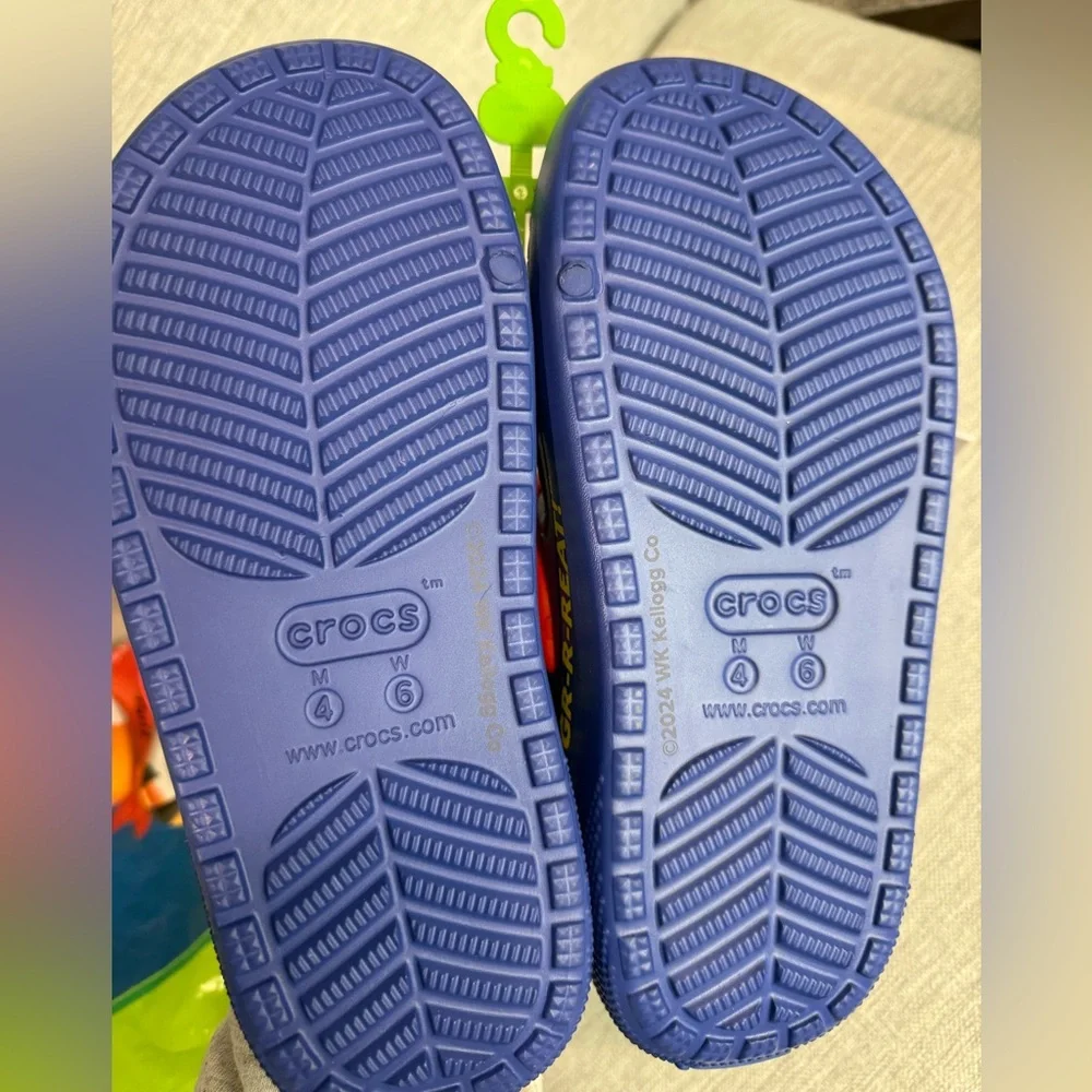 NWT Frosted Flakes × Crocs Cozzzy Sandals Size Men’s 4 women’s 6